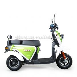 Three wheel scooter