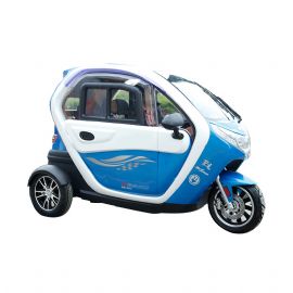 Three wheel scooter